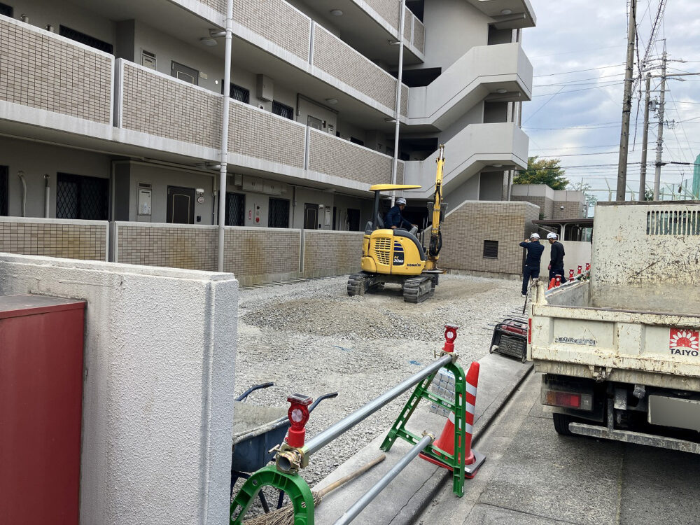 コスト削減。古い立体駐車場から平面化