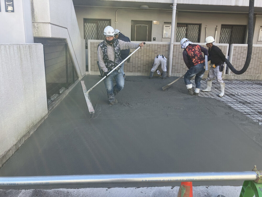 コスト削減。古い立体駐車場から平面化