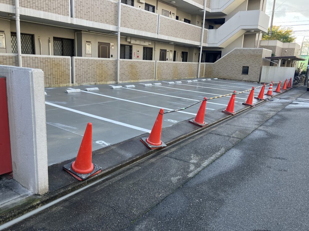 コスト削減。古い立体駐車場から平面化