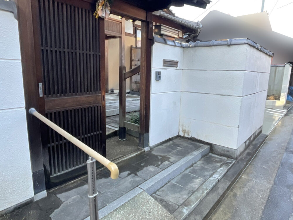 お庭と塀を撤去し駐車場にリニューアル【岡崎市　S様邸】