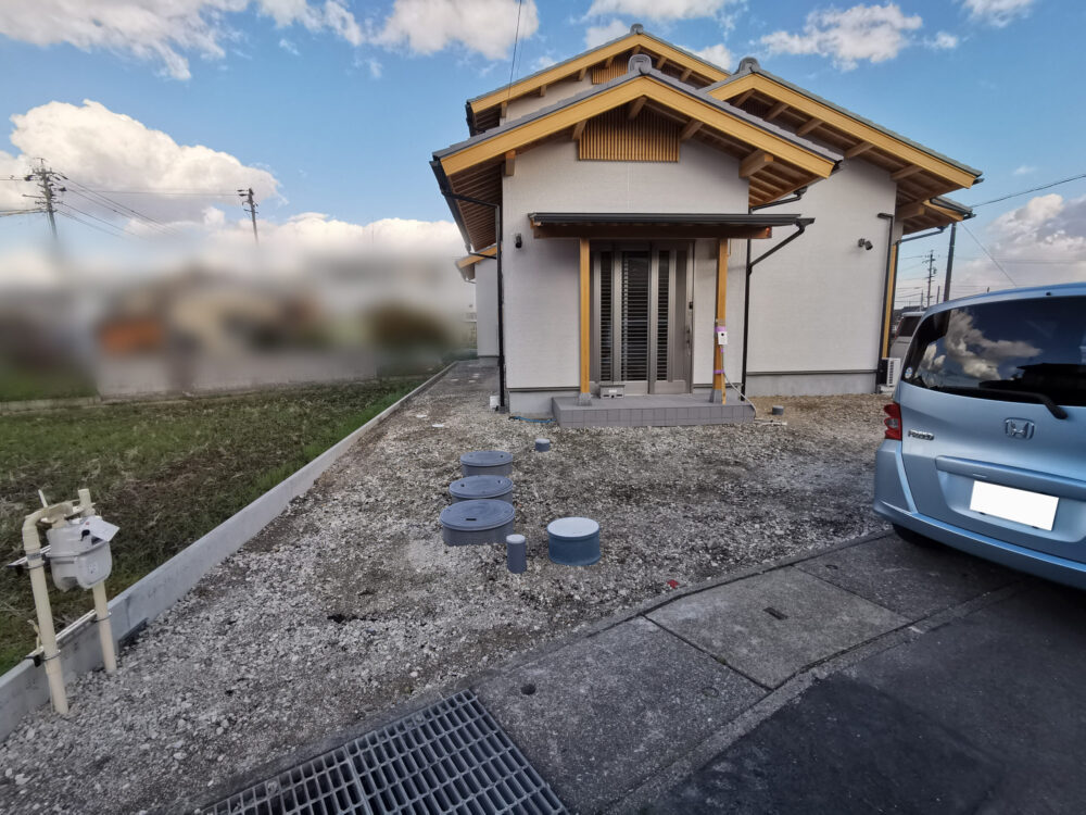 明るい木目のアクセントが映えるよう、外構はシンプルなデザインに！【小牧市　F様邸】|施工前
