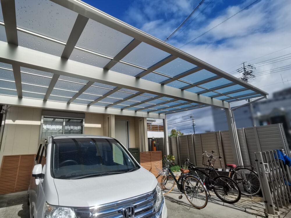 隣接する駐車場の排気ガスや視線が気になって・・・。【天神町 A様邸】